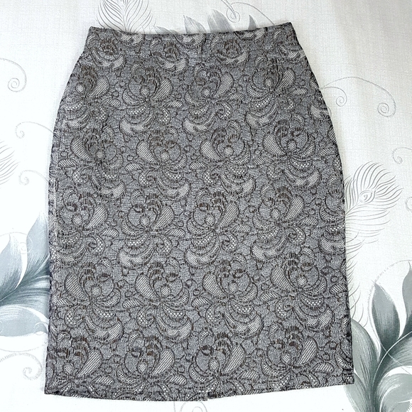 ANN TAYLOR Med Floral Silver Pencil Skirt - Picture 3 of 9